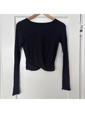 Alo Yoga Women's Black Crop-top